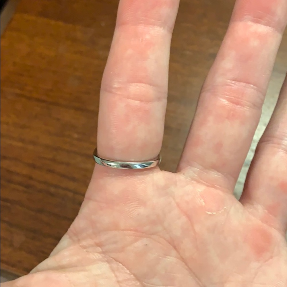 🤍 Oval Ring Size 6 🤍 - Picture 7 of 12